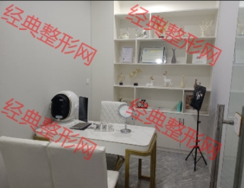 ���Ǹ���Ȼ��ҽ������������ѯ��