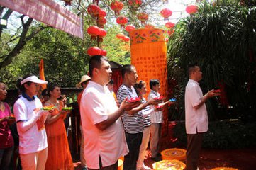 �B���Ƕ�ϲ�g�����εط�����֧�ލu